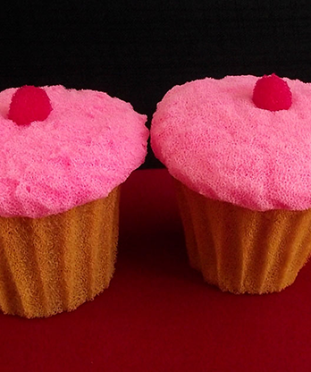 Sponge Cupcake (2 pieces) by Alexander May - Trick