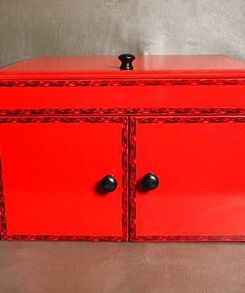 Drop Down Mirror Box (Large/Red) by Ickle Pickle - Trick