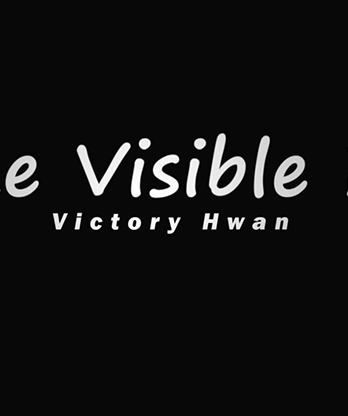 In the Visible Deck RED (Gimmicks and Online Instruction by Victory Hwan- Trick