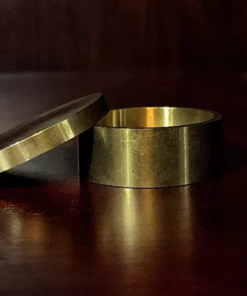 L Box by Long Long & Bacon Magic - Trick