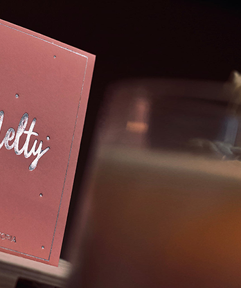 MELTY RED (Gimmick and Online Instructions) by Jordan Victoria - Trick