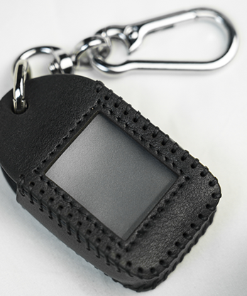 Palm Peeker Keychain Case by PITATA MAGIC - Trick