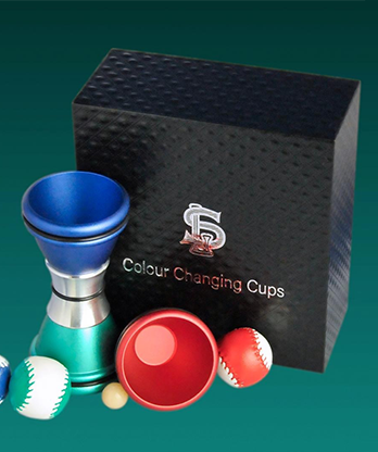 Colour Changing Cups by Leo Smetsers